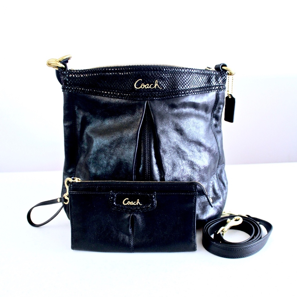 Coach Shoulder bag with wallet wristlet! :)
